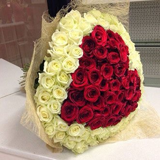 101 роза сердце в сетке