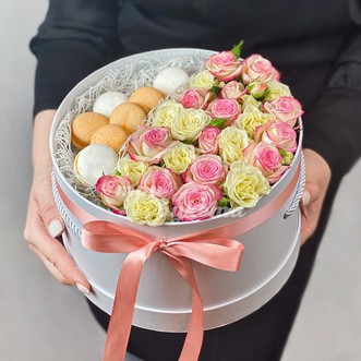 7 макарун с кустовыми розами 7 макарун с кустовыми розами