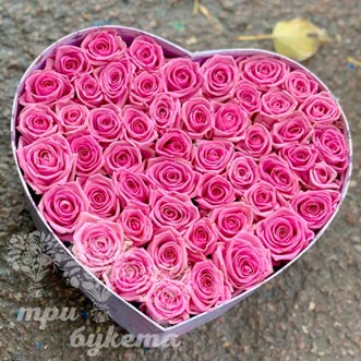 Сердце из 51 розовой розы Сердце из 51 розовой розы